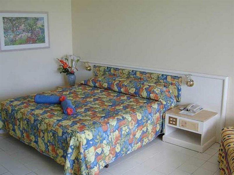Five Islands Village Grand Royal Antiguan Beach Resort מראה חיצוני תמונה